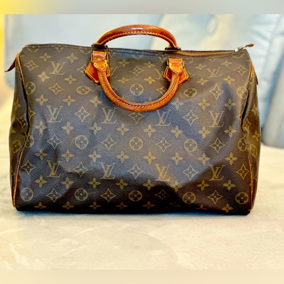 Louis Vuitton Handbags - Authentic Louis Vuitton Speedy 35